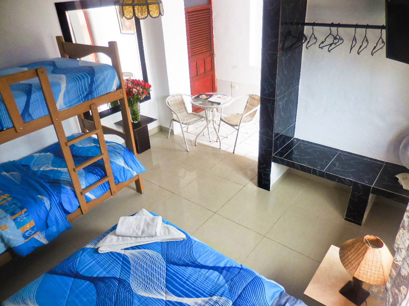 HABITACIONES FAMILIARES